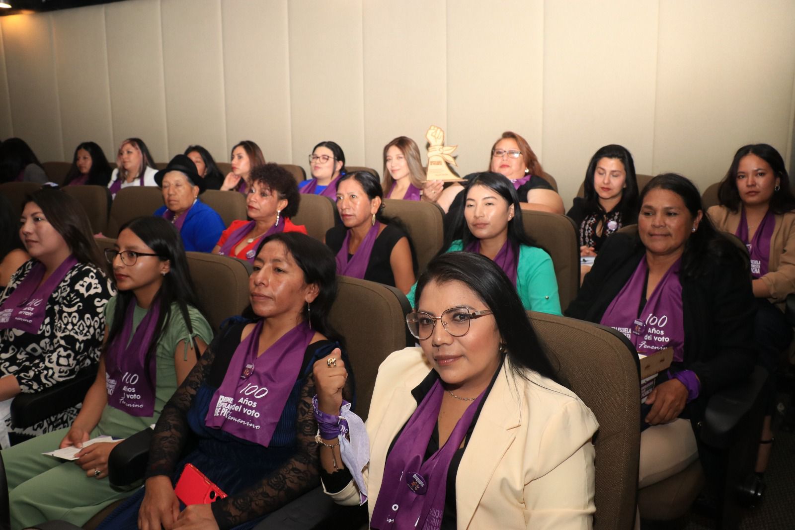 Servicios de promoción, formación y sensibilización del derecho a una vida libre de violencia e igualdad